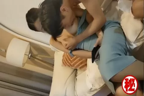 自拍外流 垂涎弟弟的媳婦撩騷套路後內射刺激誘人貴在真實