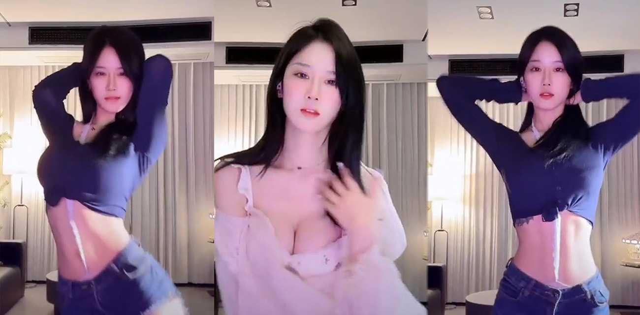 原抖音网红碎觉觉 身材极品的性感女神 被封后来到快手直播 擦边漏乳吃手指舔腿 骚货玩的真开啊