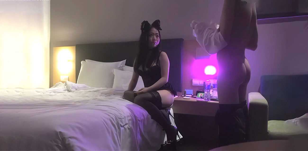 真心话大冒险白嫖猫女郎 美女入套床上 被狂操一宿 超长一小时三十五分钟高清完整版！