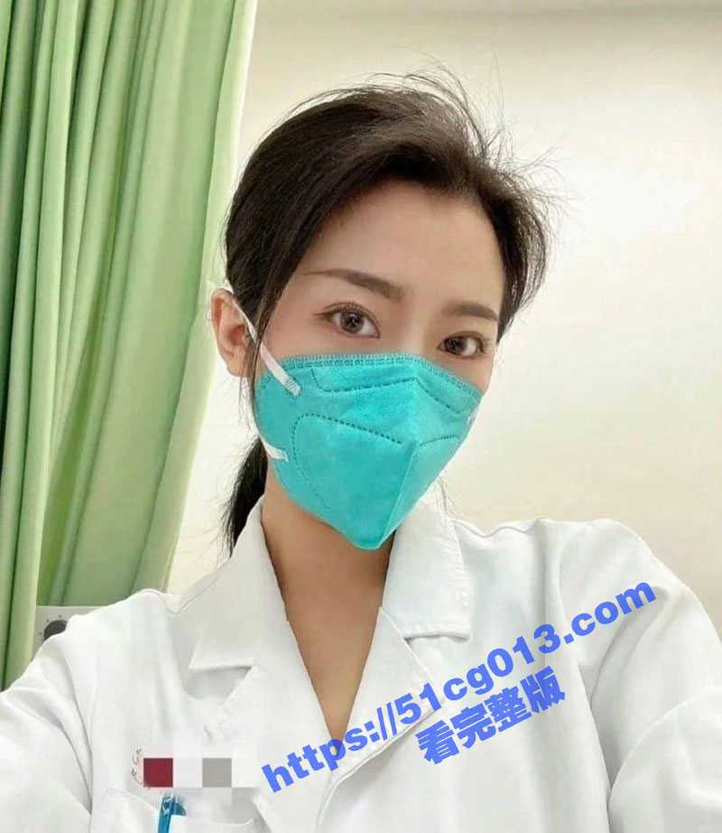 前有兰州老街情侣野战 后有兰州ktv话筒姐 KTV内被老板用话筒狂捅嫩逼 全网疯求