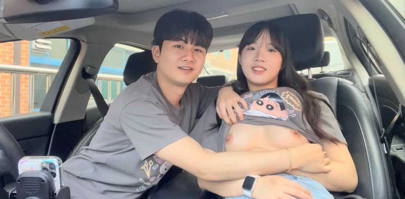 韩国高颜值小情侣做爱日常做爱流出 车上撩开衣服男生就开始吃奶子 回到家狠狠爆操！