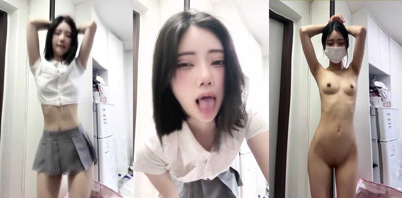 极品高颜值校花级女神 被土豪包养的玩物 搔首弄姿的吸引金主大人 乖乖跪下给主人吃鸡