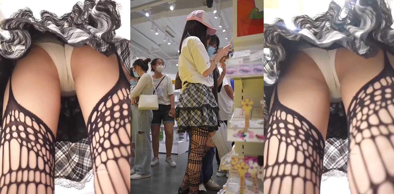 街拍抄底骚逼学生妹 穿着开裆情趣丝袜就出来了 这裙下风光很吸引人啊 真想拉进厕所爆操她