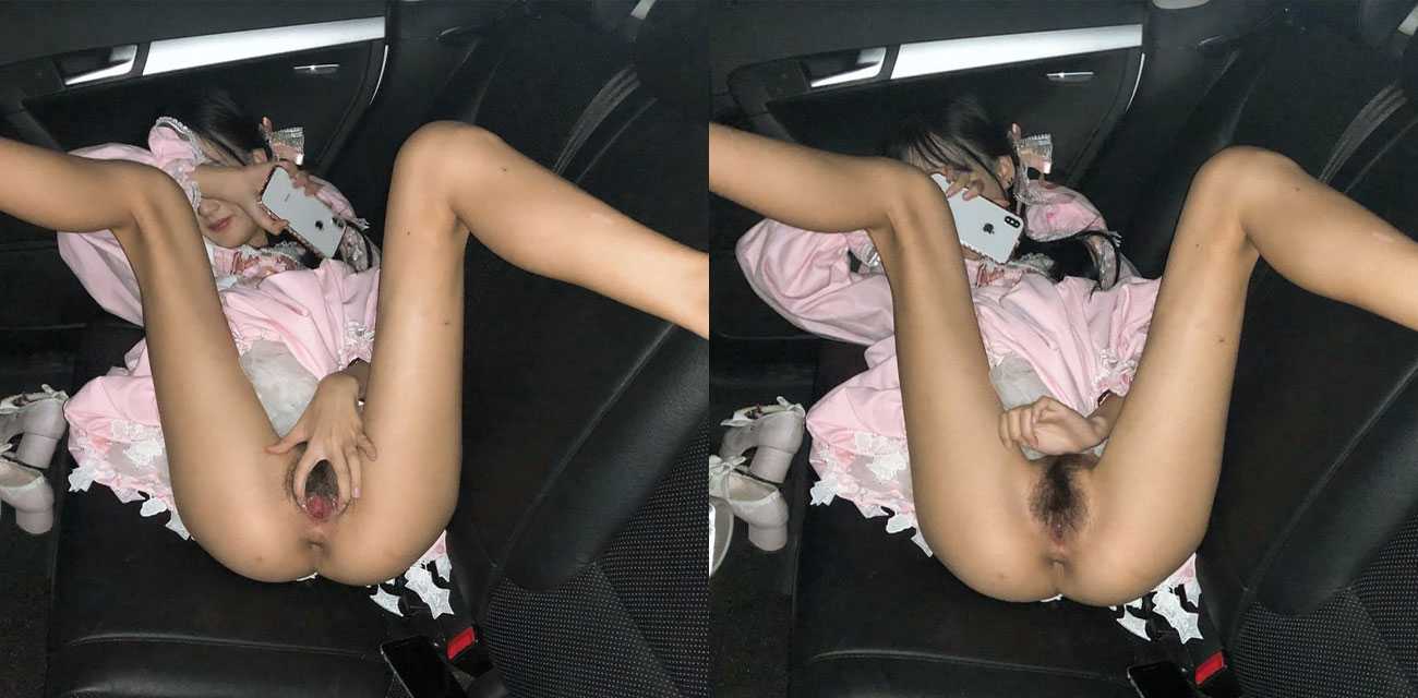 刚成年的双马尾洛丽塔少女 被深夜带出去玩车震露出 在车内羞耻的展示小花穴 最后被爸爸粗暴地拽着马尾暴力后入