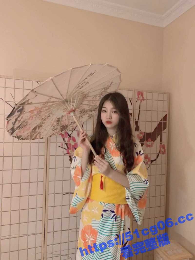 高颜值女大学生李艺大量私拍照片和不雅自拍流出 外表清纯的小母狗 私下非常的反差