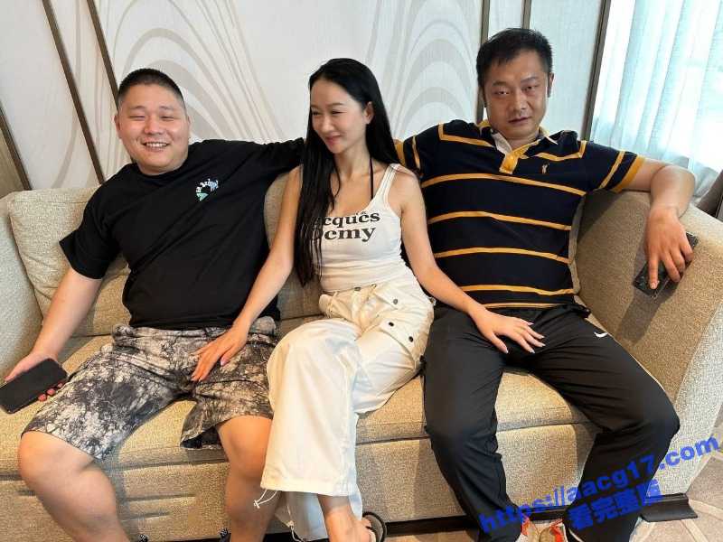 2_W_800px.jpg 2_W_800px.jpg