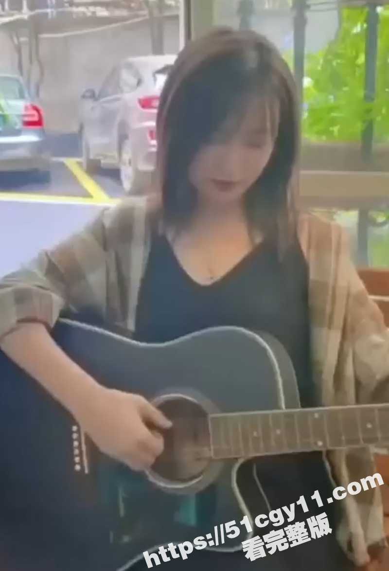 荣琳琳裸聊视频- (9)