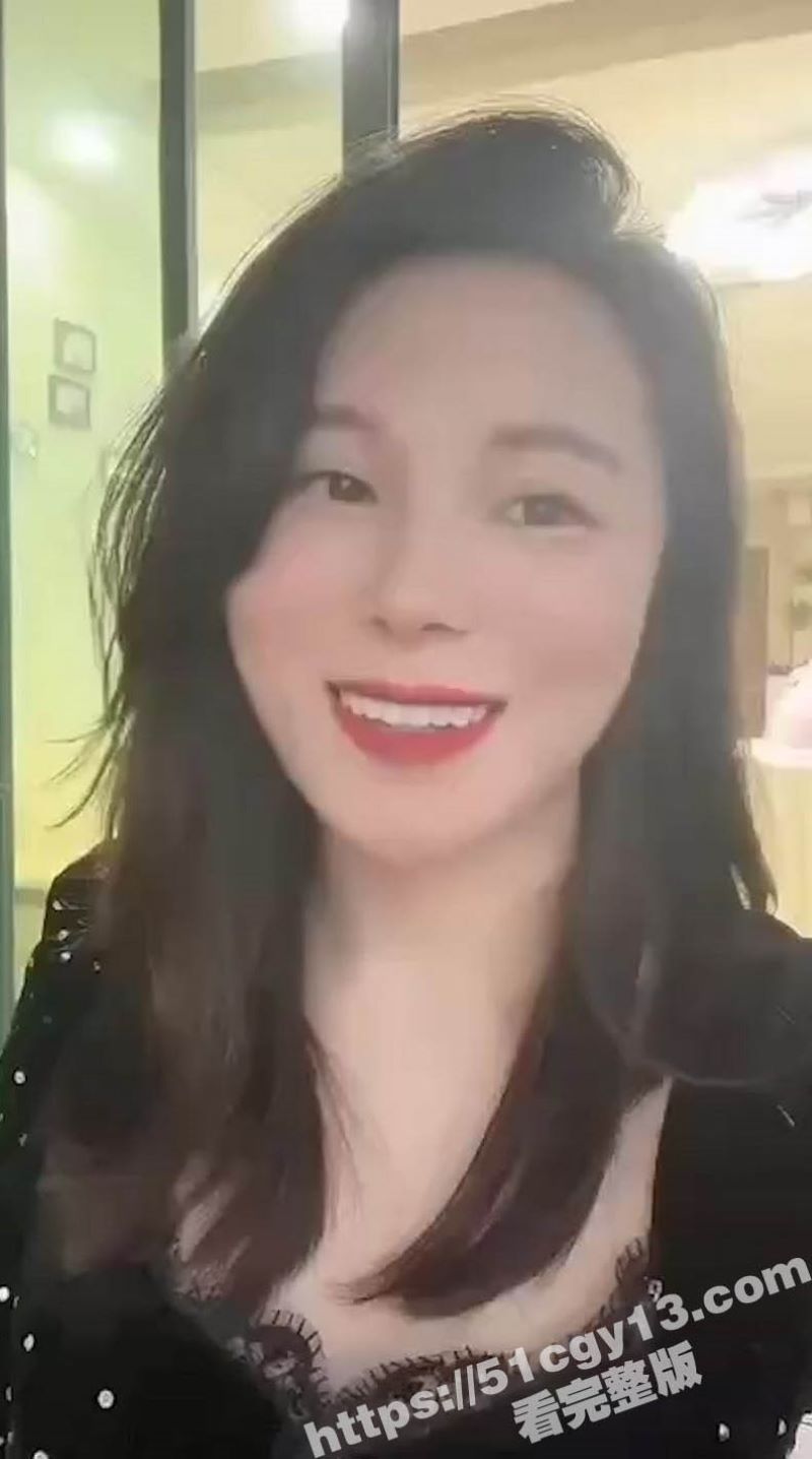 奔驰群友会出轨少妇 (1)