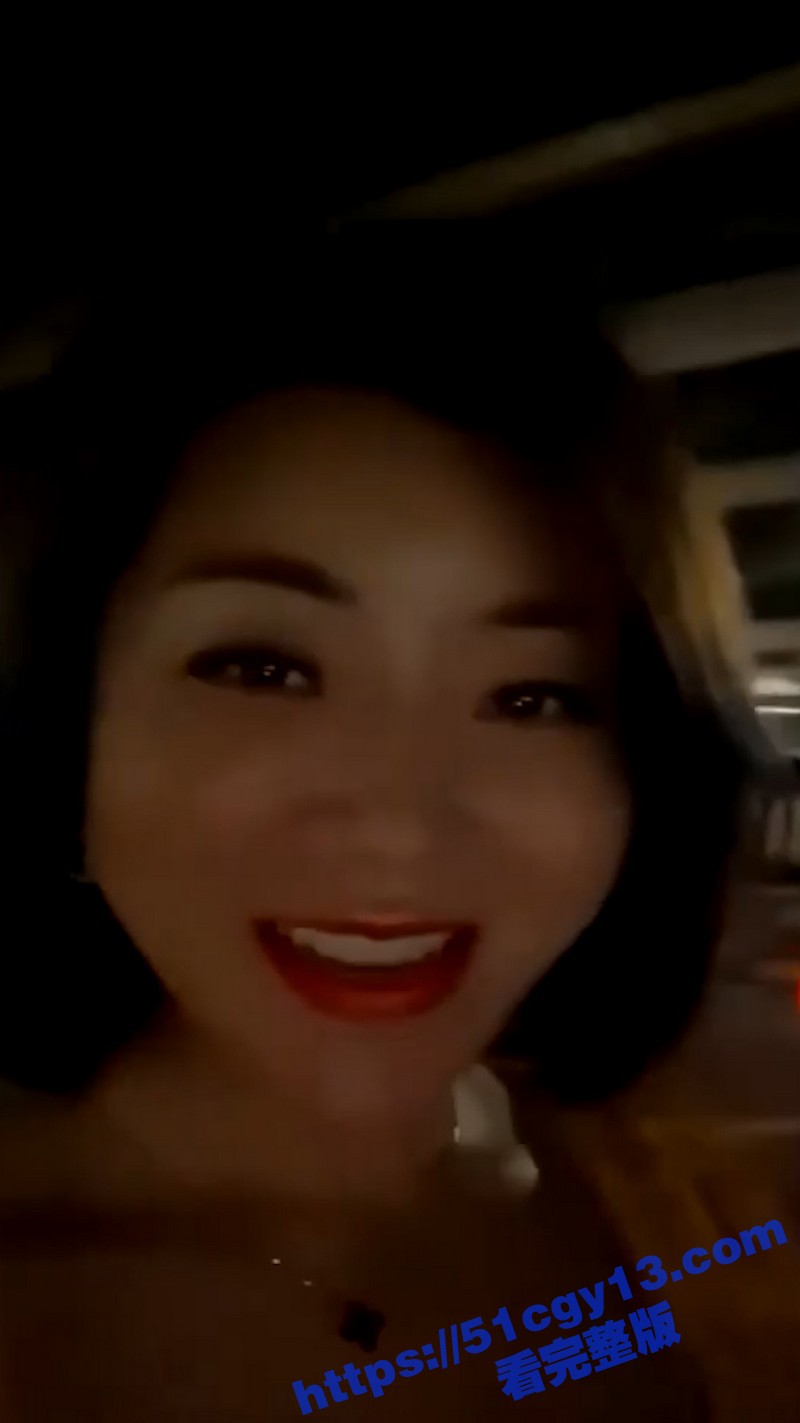 奔驰群友会出轨少妇 (2)