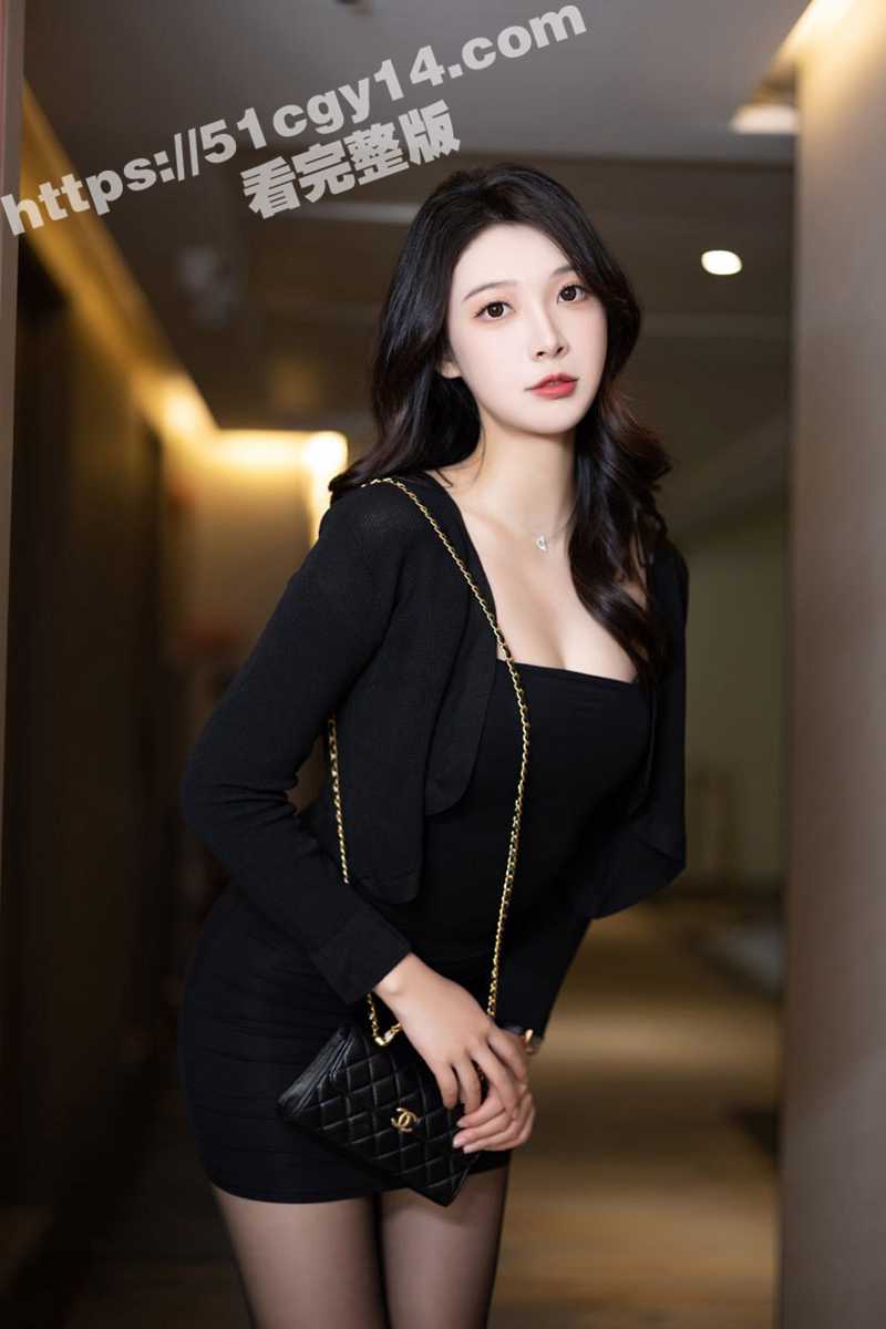 秀人网女神郑颖姗大尺度私拍-1