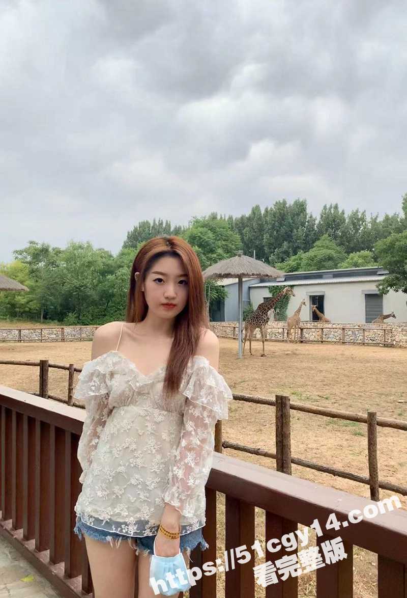 女大学生偷拍视频 (1)