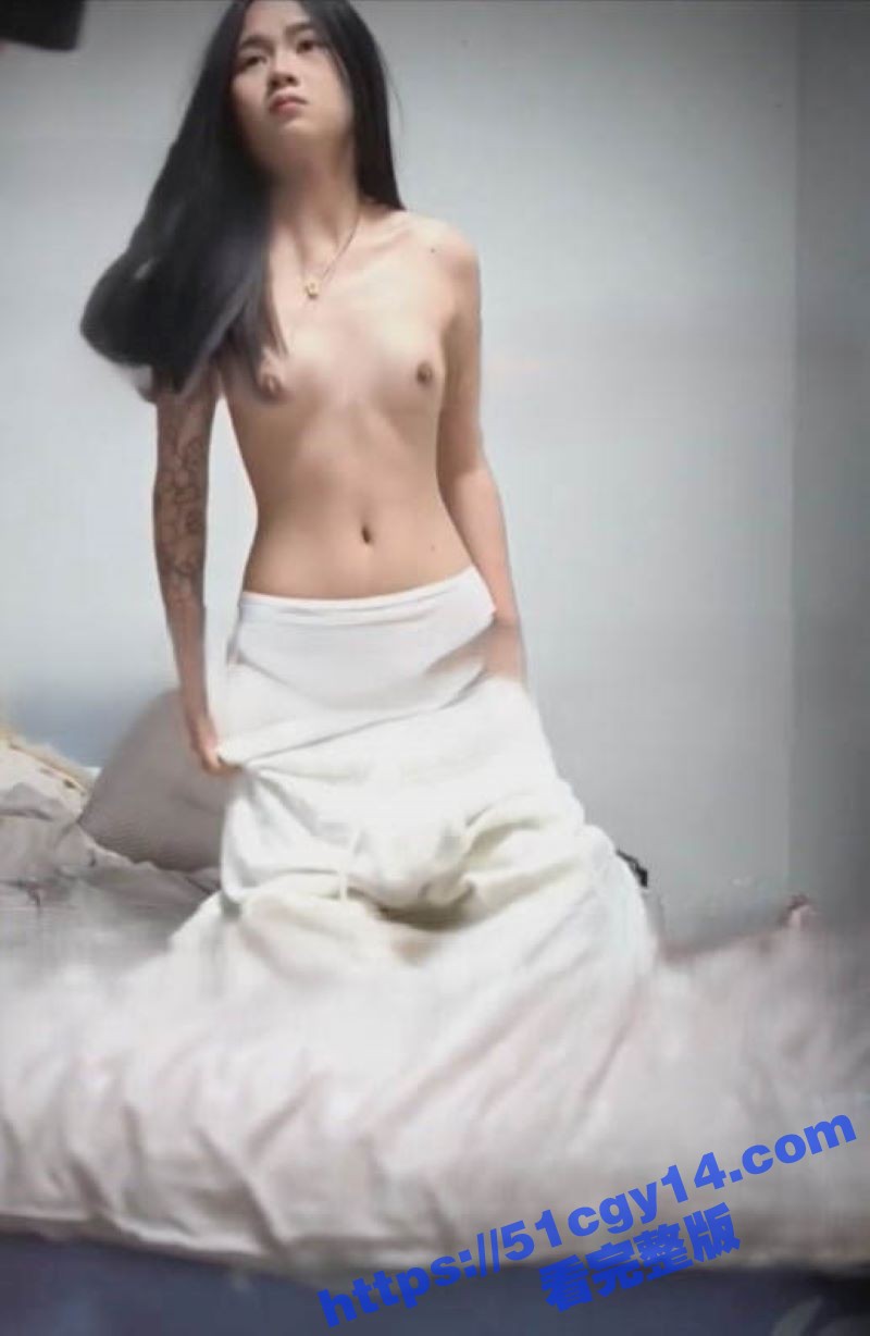 鱼哥约炮花臂少女 (3)