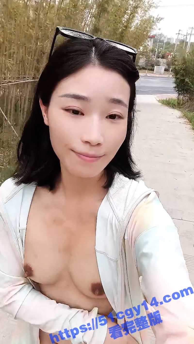 反差少妇户外露出自慰-5