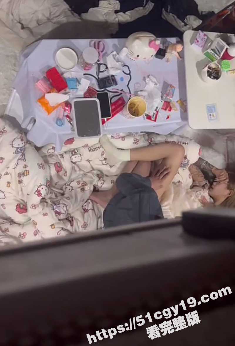 精神小妹偷拍视频 (9)