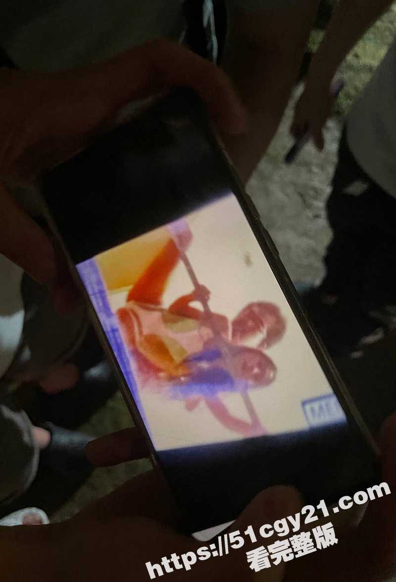 落地窗做爱视频 (12)