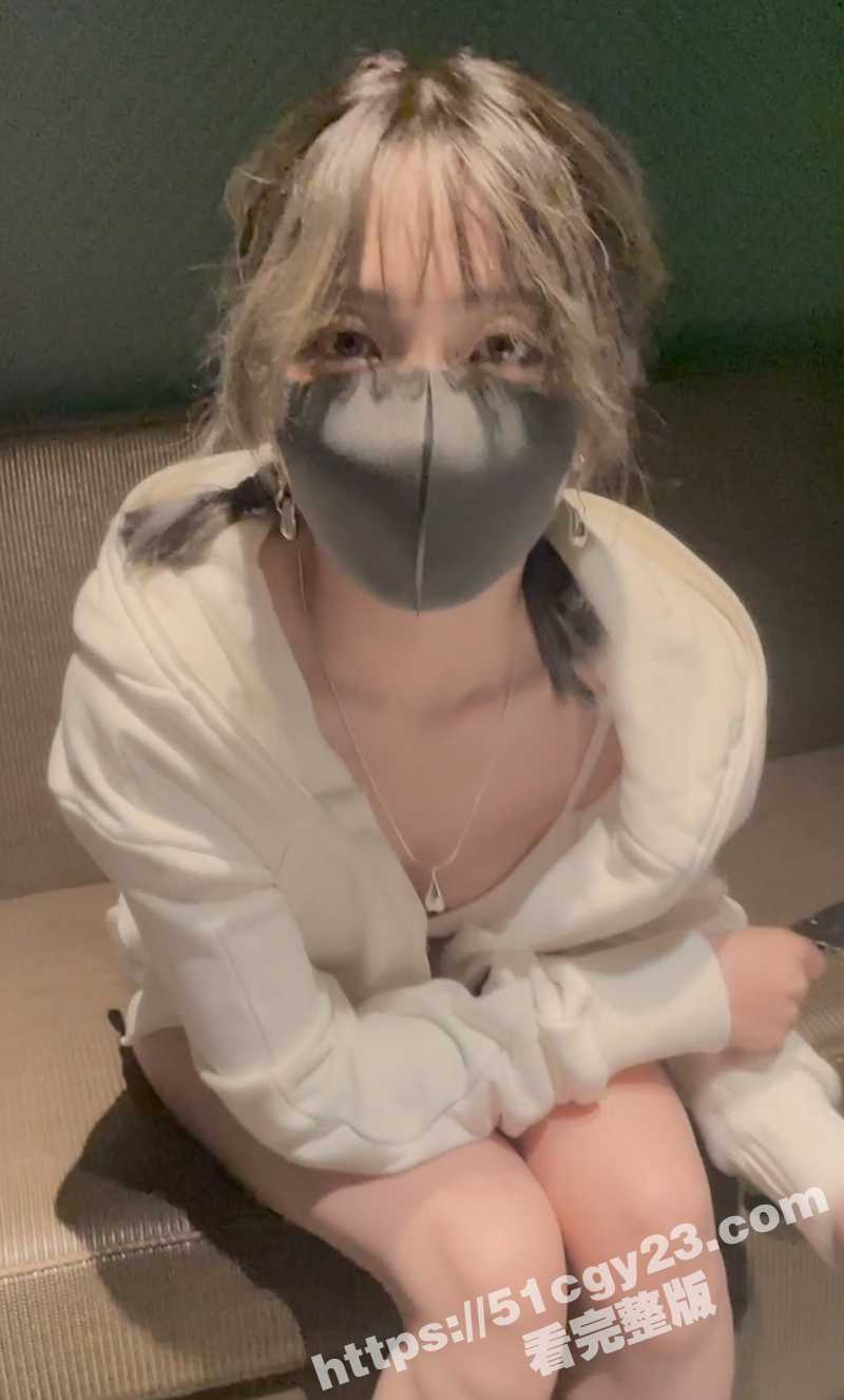 玩偶姐姐公共场合的性爱（1）