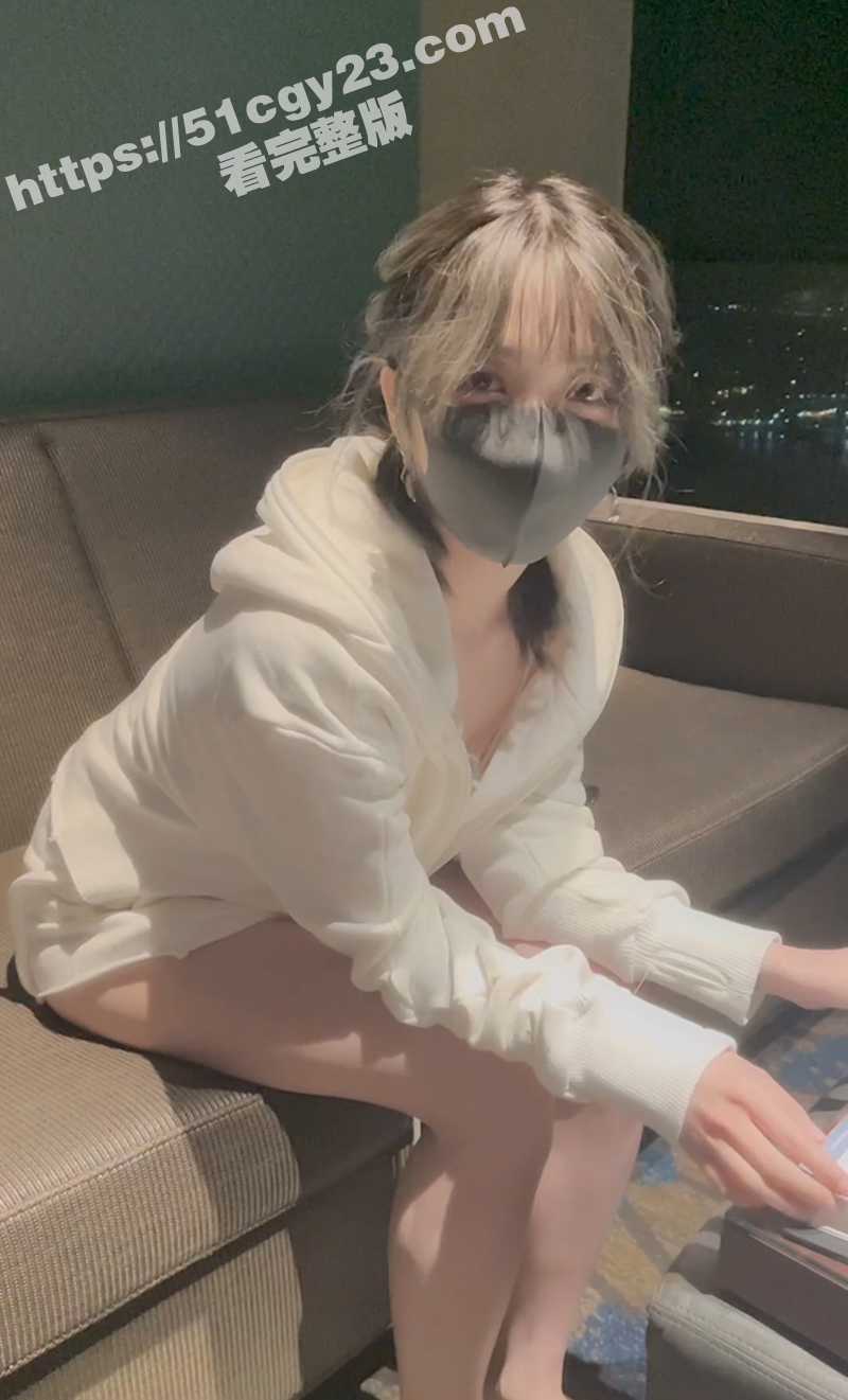 玩偶姐姐公共场合的性爱（2）