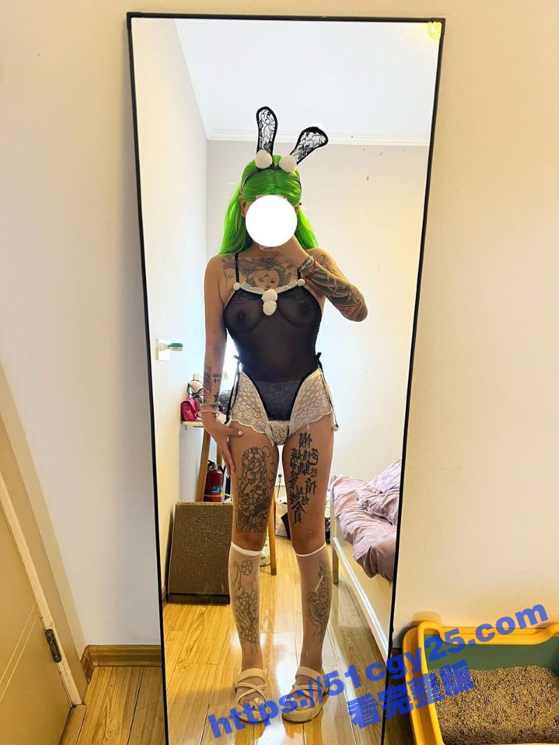 巨乳纹身精神小妹被SM调教视频流出（3）