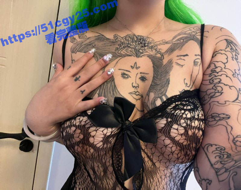 巨乳纹身精神小妹被SM调教视频流出（4）