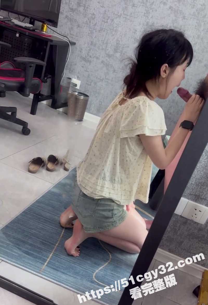 清纯眼镜妹足交口爆视频曝光 4 拷贝