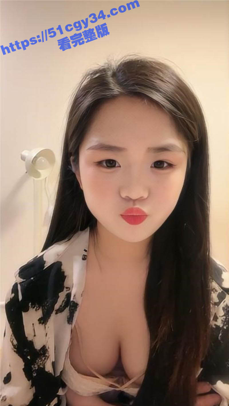 满背纹身的巨乳肥臀妹子性爱视频 1