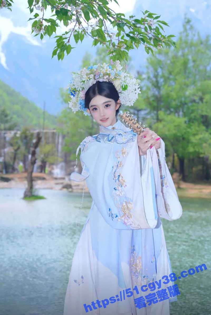 郑州连撞17车小米SU7女车主擦边视频（1）