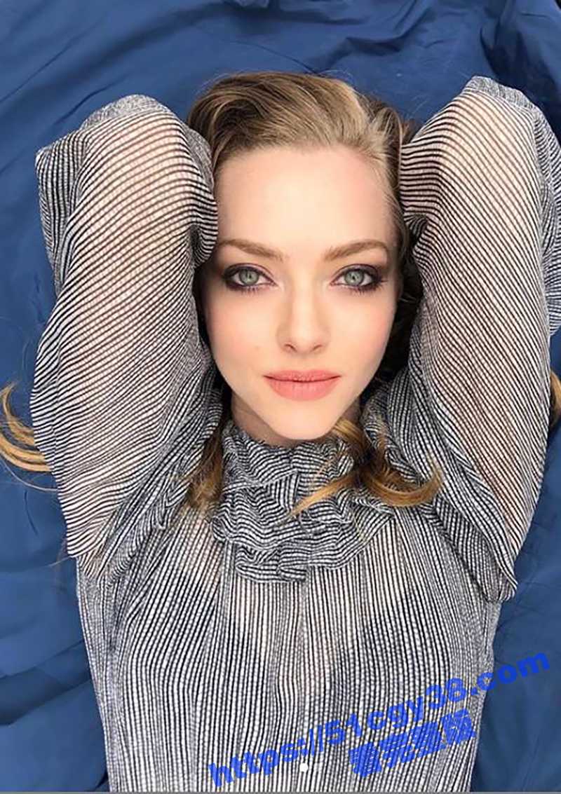 阿曼达·塞弗里德露逼写真做爱视频（4）