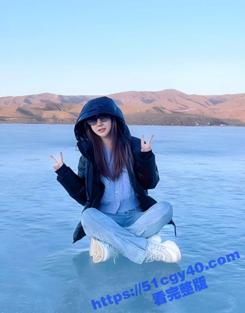 极品紧身牛仔裤少女被调教爆操视频 2