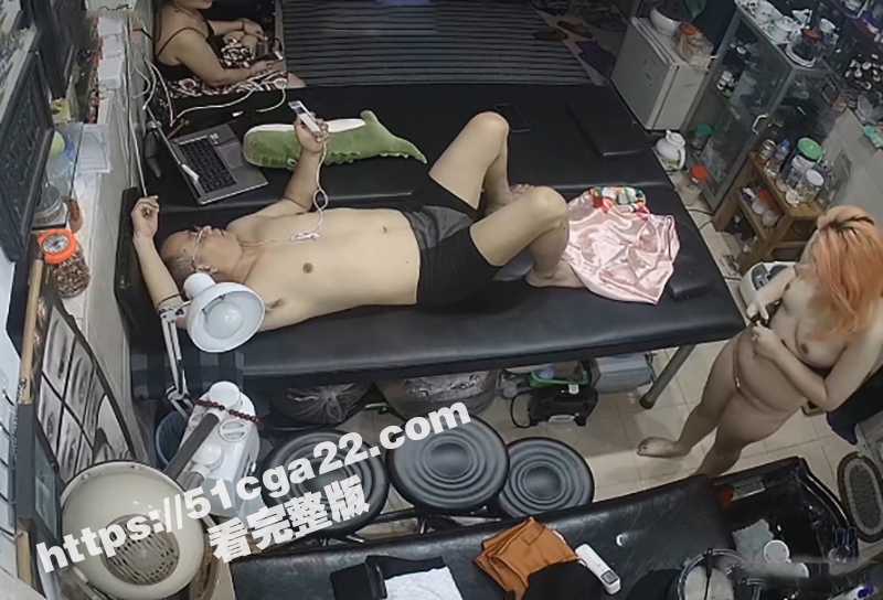 家庭网络摄像头偷拍视频流出 5