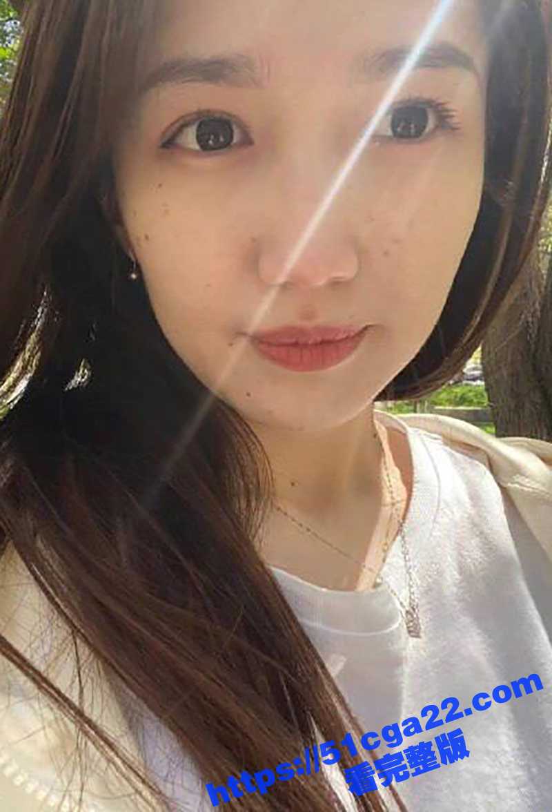 新疆绿帽男友分享女友性爱视频 1
