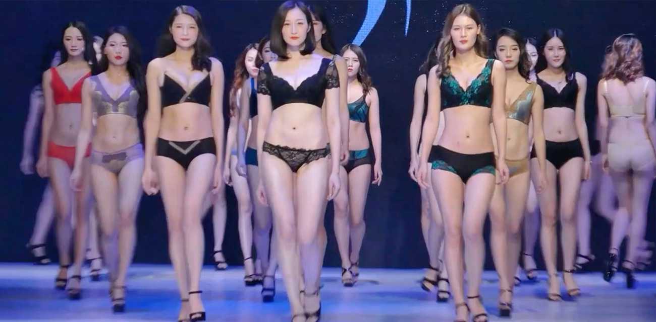 蒂卡之秀内衣晚会现场 个个肤白貌美大长腿 阴毛都露出来了！穷人嫖娼都犯法 富人却公开选妃！