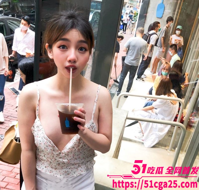 香港大学反差女神尹理文户外露出合集 1