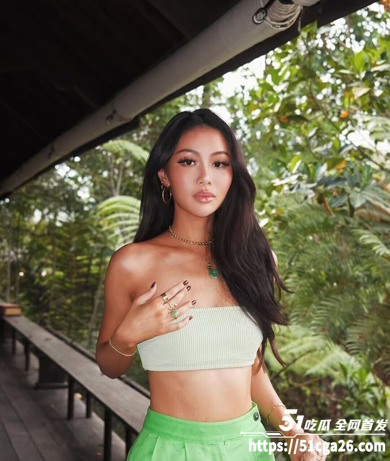 新加坡知名网红不雅视频（7）