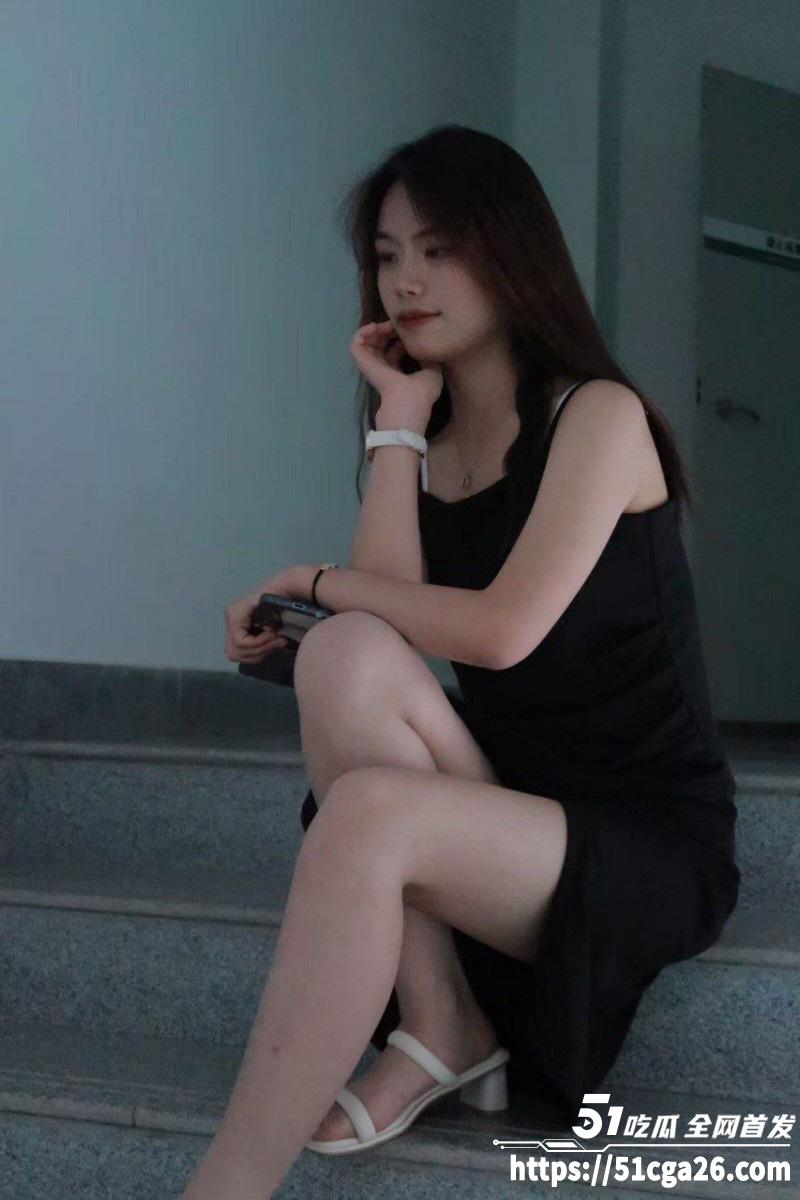 山西传媒学院王舒琪与男友开房视频08