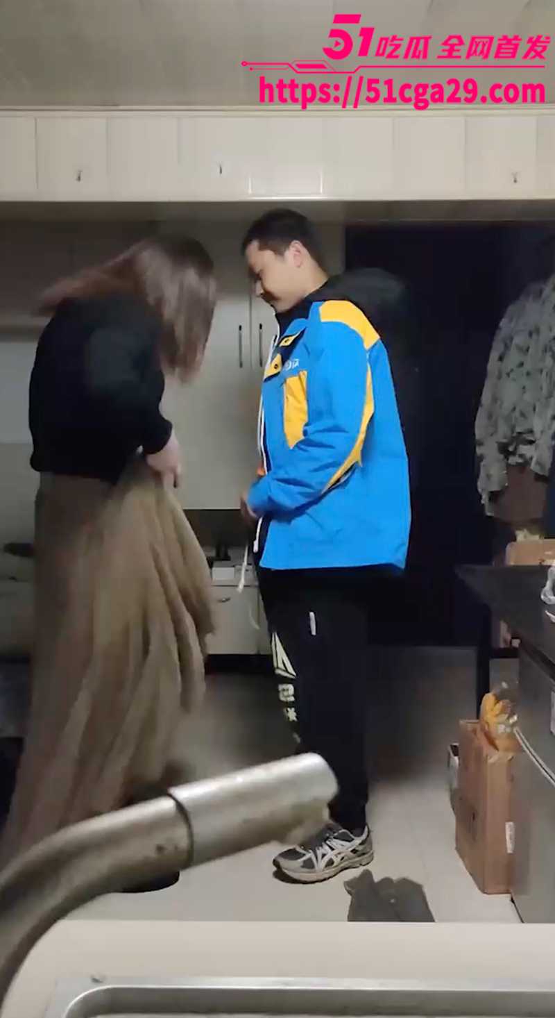 南京伪娘阿红事件 心动男嘉宾之外卖哥 刚送完餐就马不停蹄来找红姐开干 没想到居然秒射！