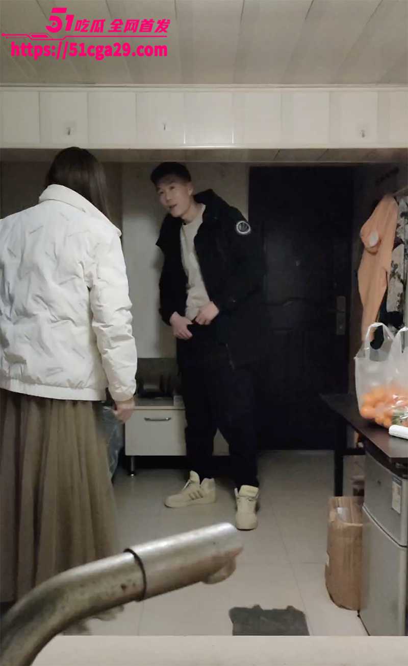 南京红姐事件之阳痿哥 红大爷裙子都脱了哥们软的不行 最后只好含泪提裤子退场 堪称红大爷职业生涯最大滑铁卢！