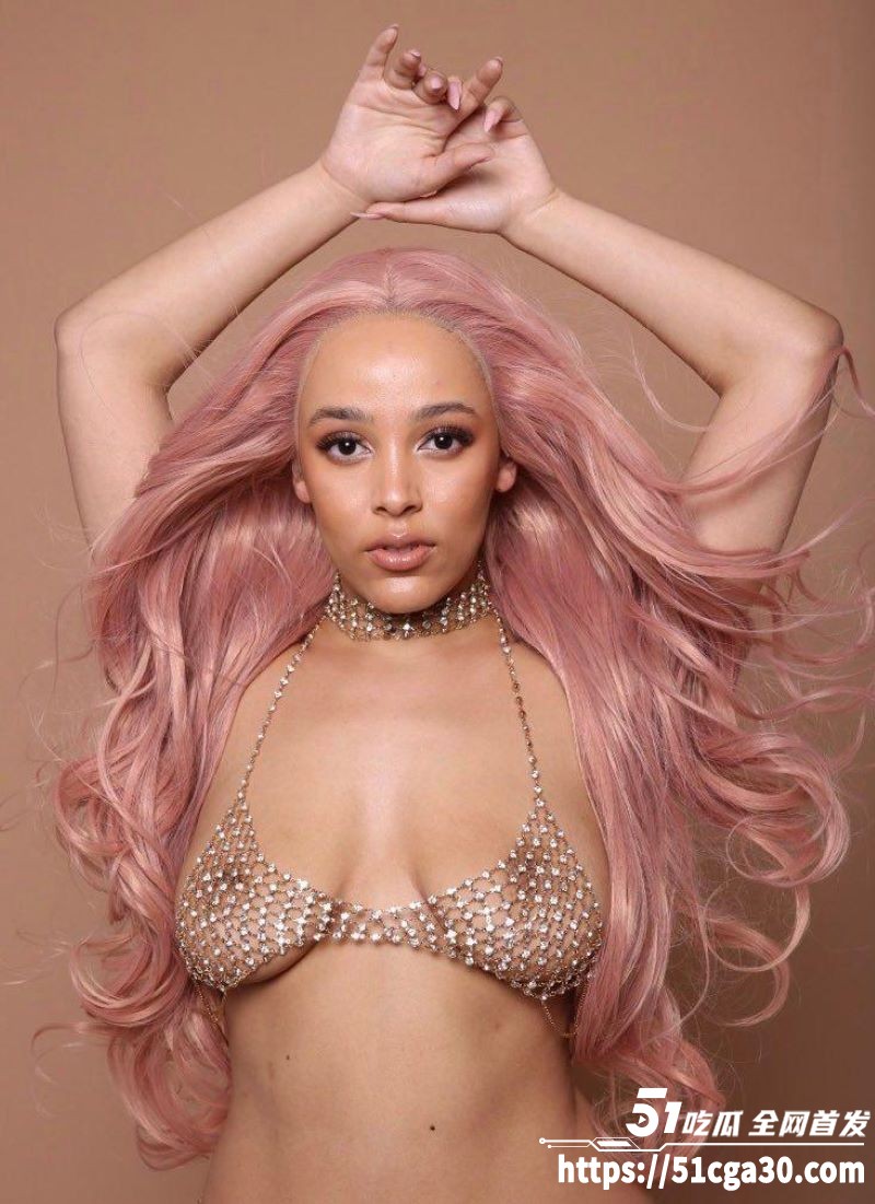 美国说唱歌手Doja Cat纽约出席活动身着透视装 5 美国说唱歌手Doja Cat纽约出席活动身着透视装 5