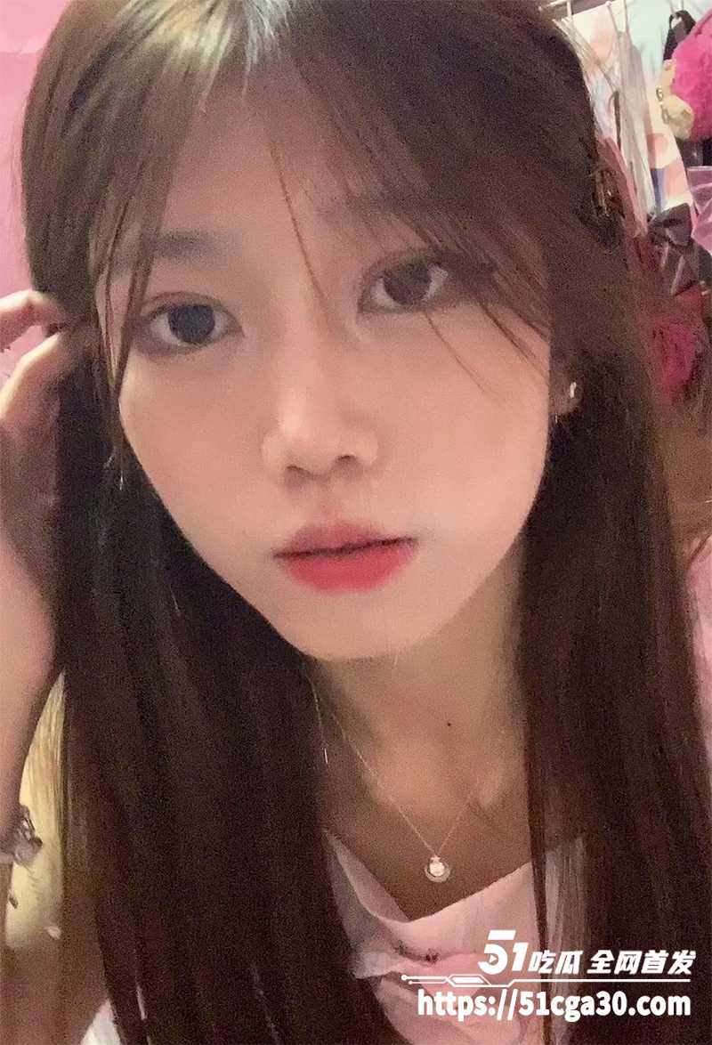 广东甜妹洛丽塔欢欢大尺度私拍视频合集流出4拷贝