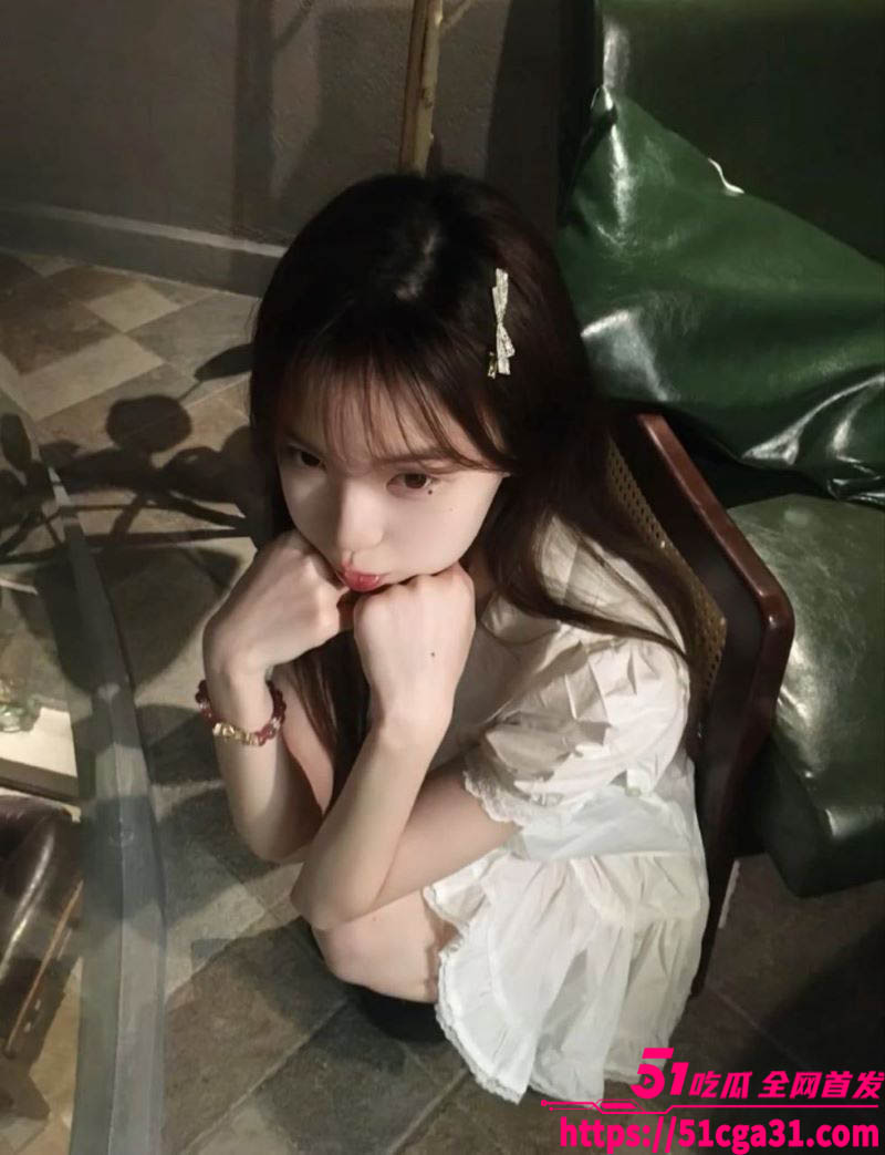 青岛大学生刘熙莹被金主包养调教 1 青岛大学生刘熙莹被金主包养调教 1