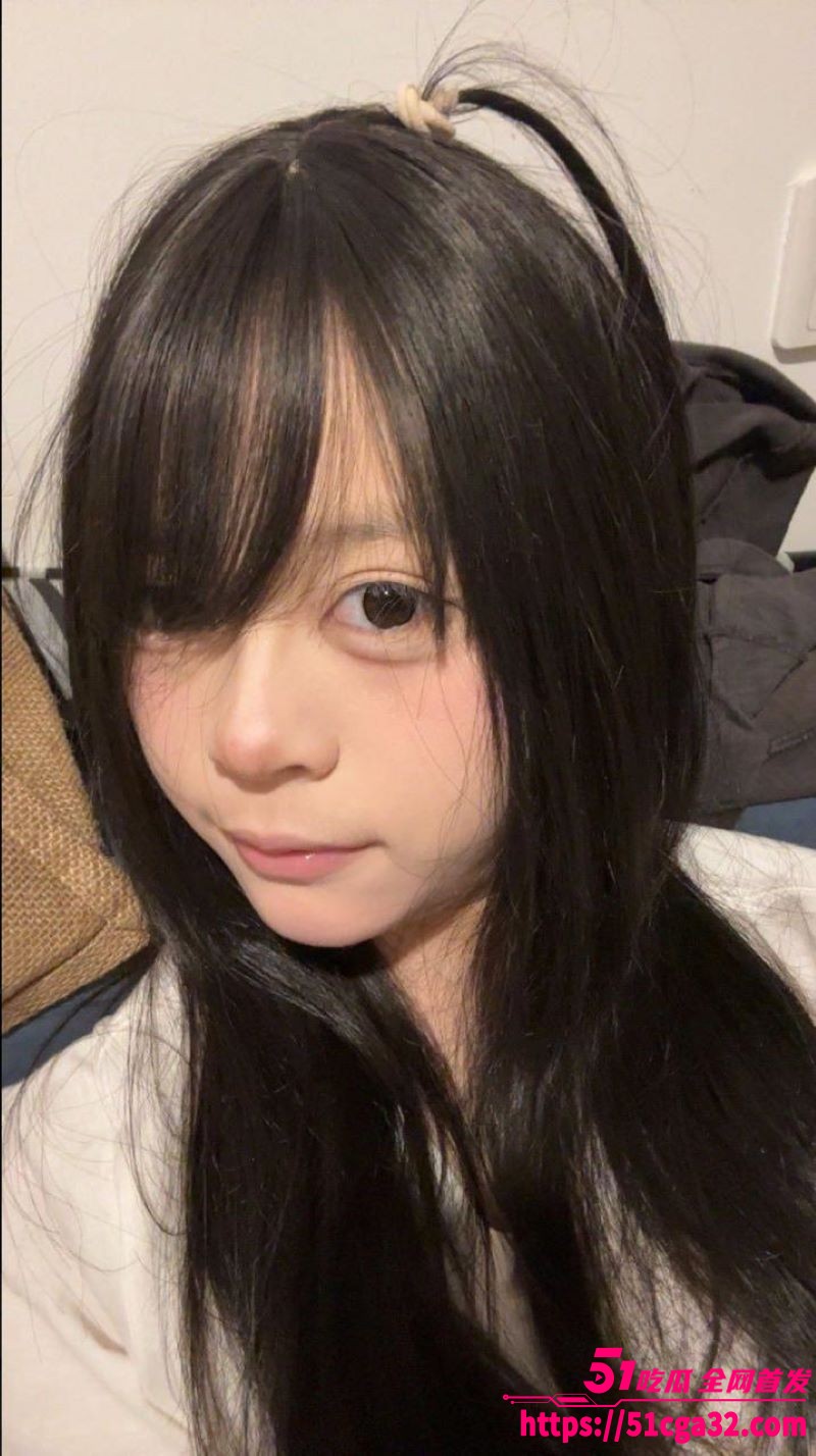 舞蹈学院学生妹自拍展示嫩乳 1 舞蹈学院学生妹自拍展示嫩乳 1