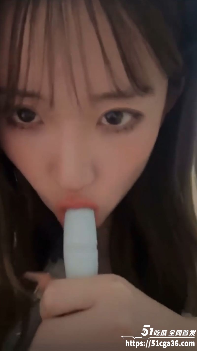 极品大学生裸聊挣钱完美骚鸡任你指挥 3