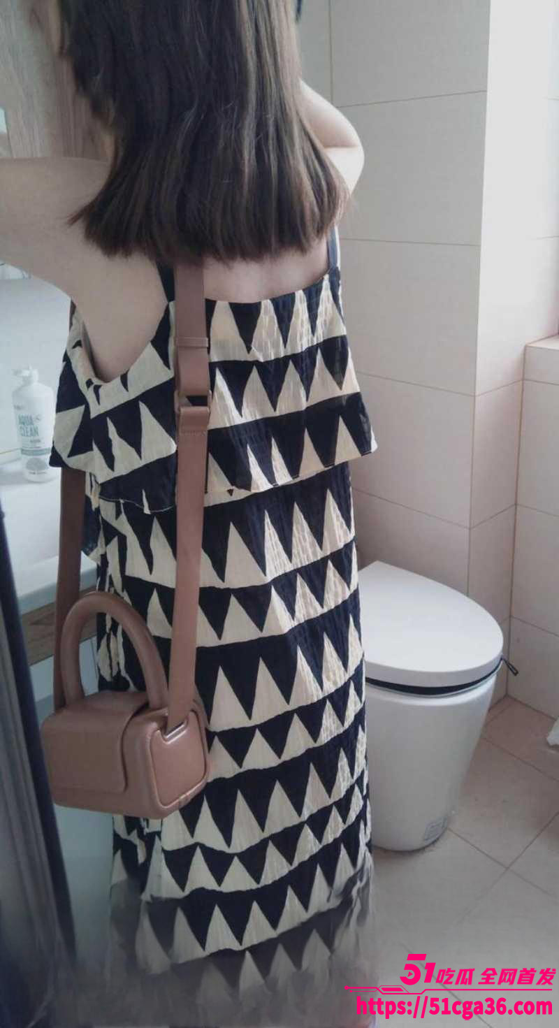 乱伦大神英勇小钢炮洗手间暴操大嫂02 乱伦大神英勇小钢炮洗手间暴操大嫂02