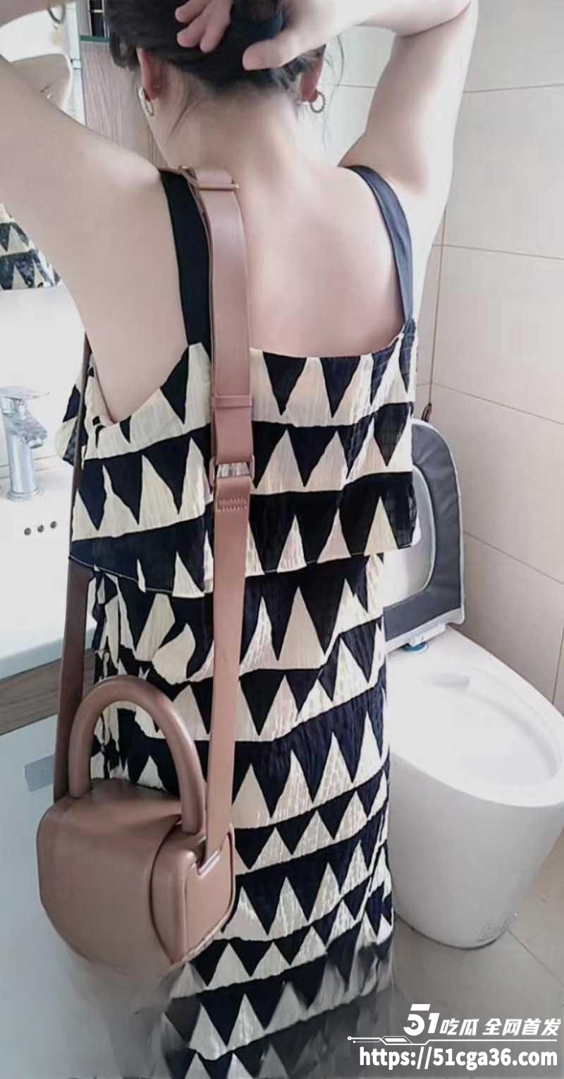 乱伦大神英勇小钢炮洗手间暴操大嫂03 乱伦大神英勇小钢炮洗手间暴操大嫂03