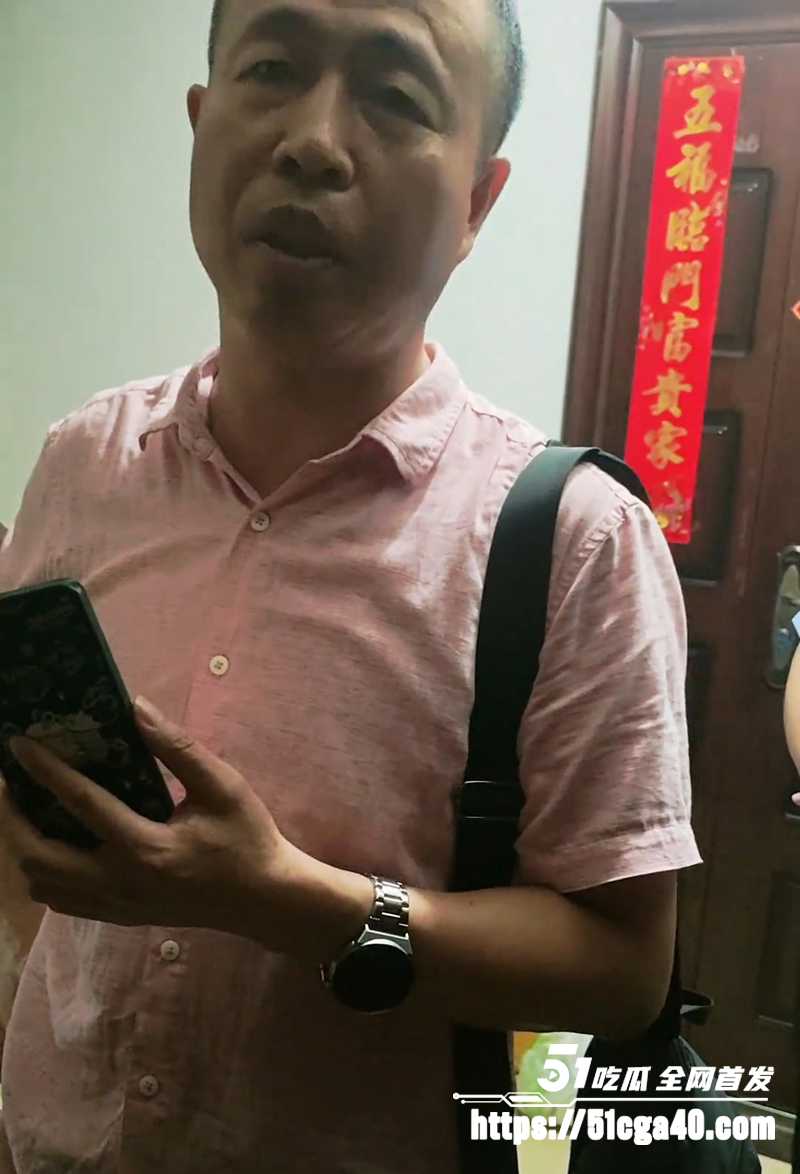 抖音博主李然于心揭武汉大学诬女论文抄袭深夜竟遭警察上门警告视频曝光2拷贝