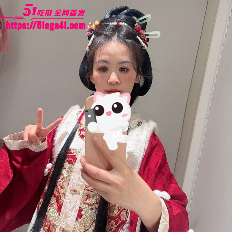 公立学校教师侯萌萌展示极品大奶头01