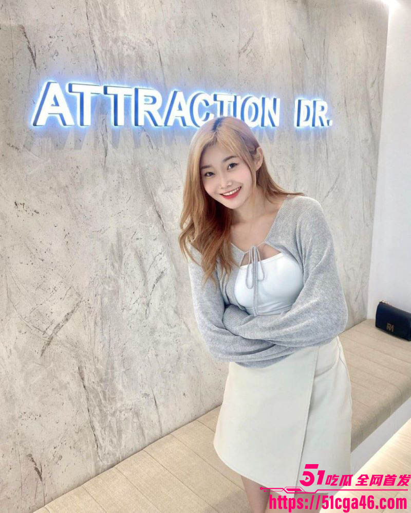 哈尔滨大学生许慕央被金主包养视频流出 2 哈尔滨大学生许慕央被金主包养视频流出 2