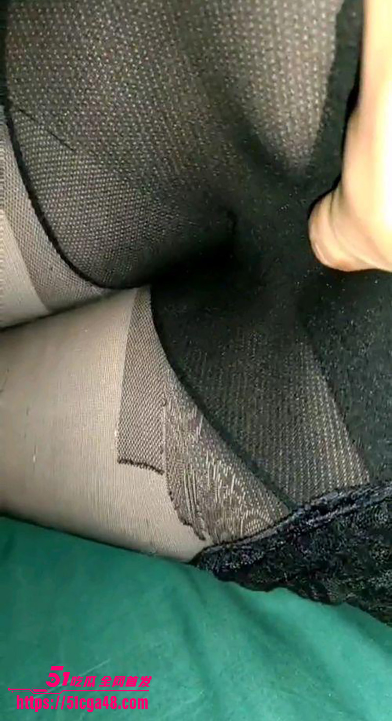 海角乱伦大神 我的妈妈是脚模4 海角乱伦大神 我的妈妈是脚模4