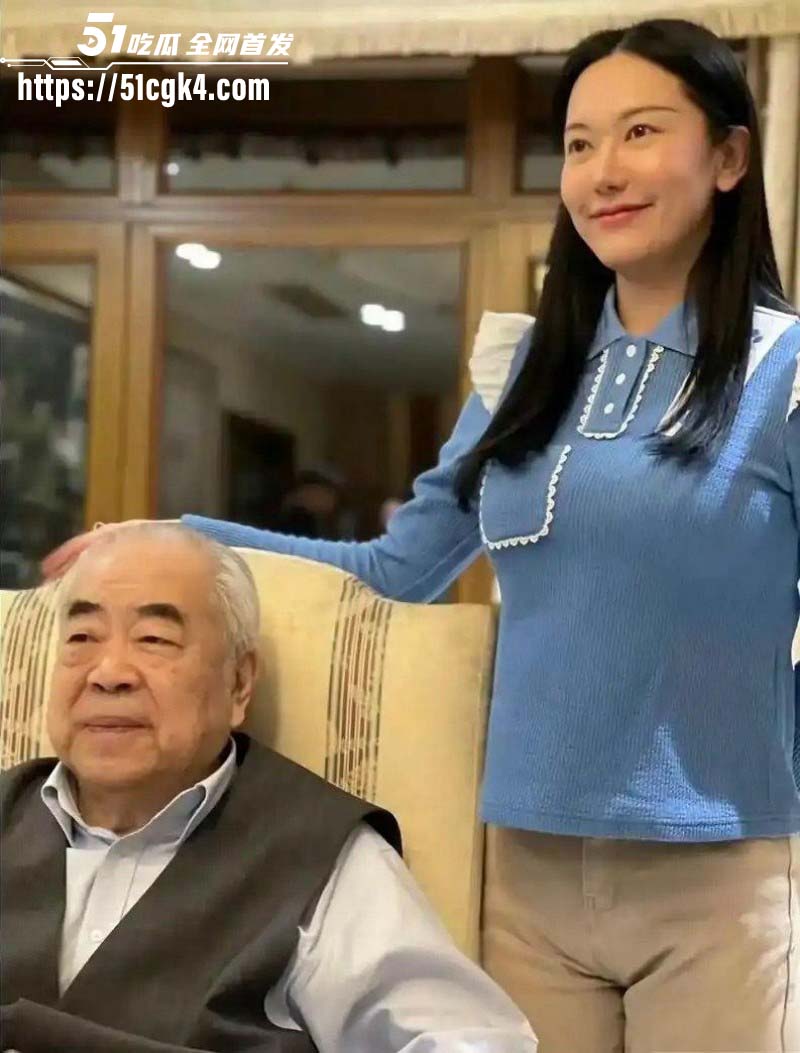 范曾被90后娇妻徐萌骗走数十亿011