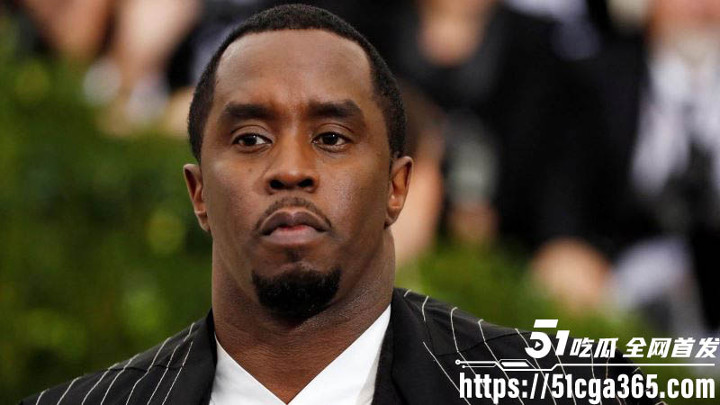 侃爷生日宴带12岁女儿参加人体宴盛会 1 侃爷生日宴带12岁女儿参加人体宴盛会 1