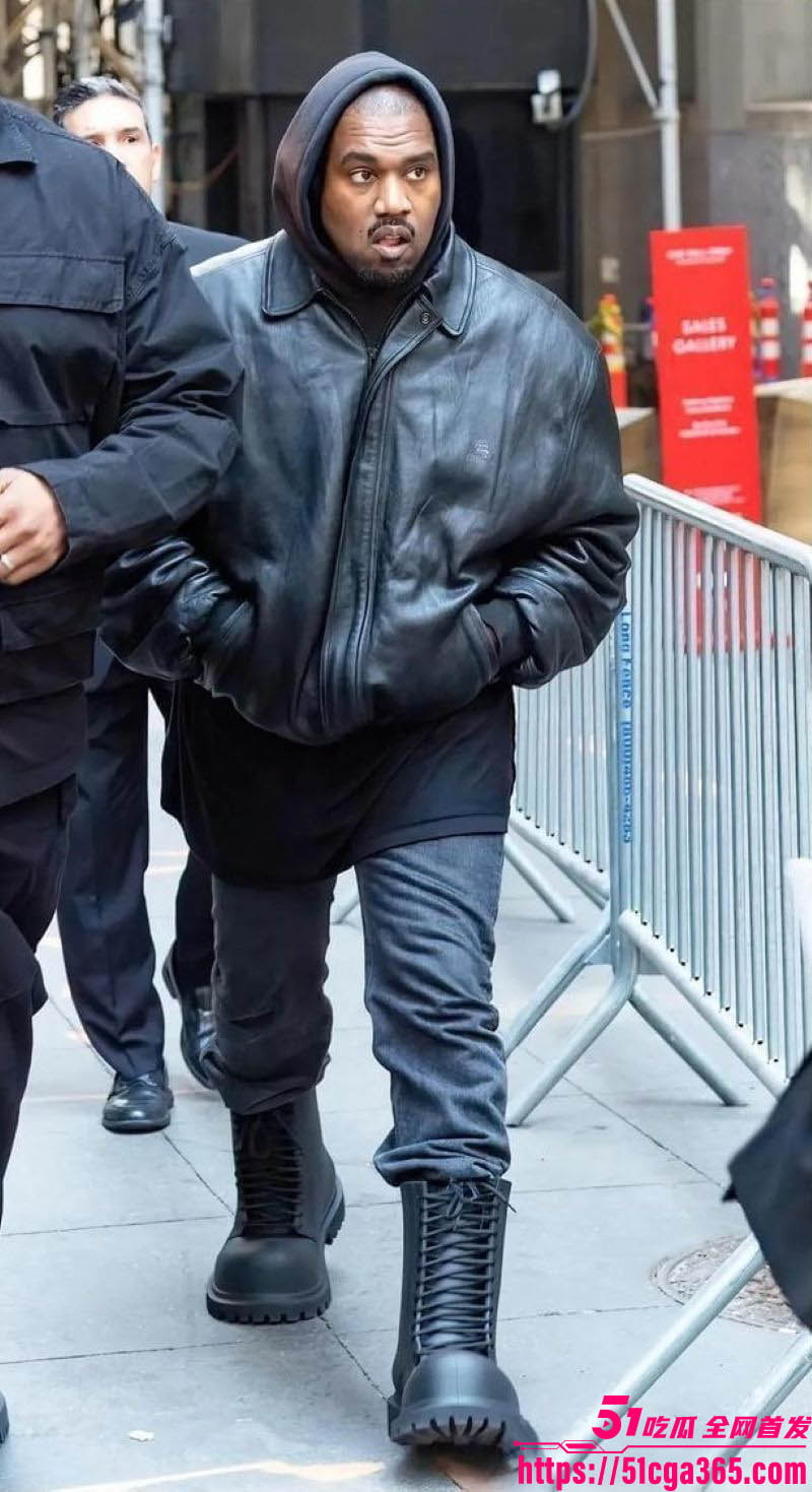 侃爷生日宴带12岁女儿参加人体宴盛会 4 侃爷生日宴带12岁女儿参加人体宴盛会 4